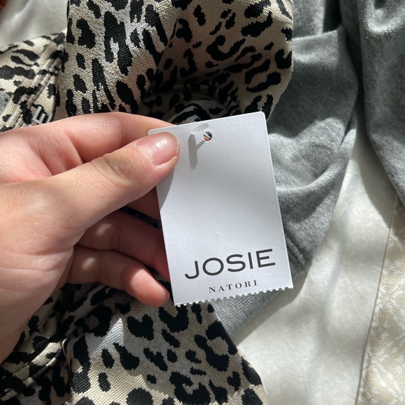 JOSIE NATORI | Matching Cheetah Print Active or Lounge Set - Picture 8 of 10